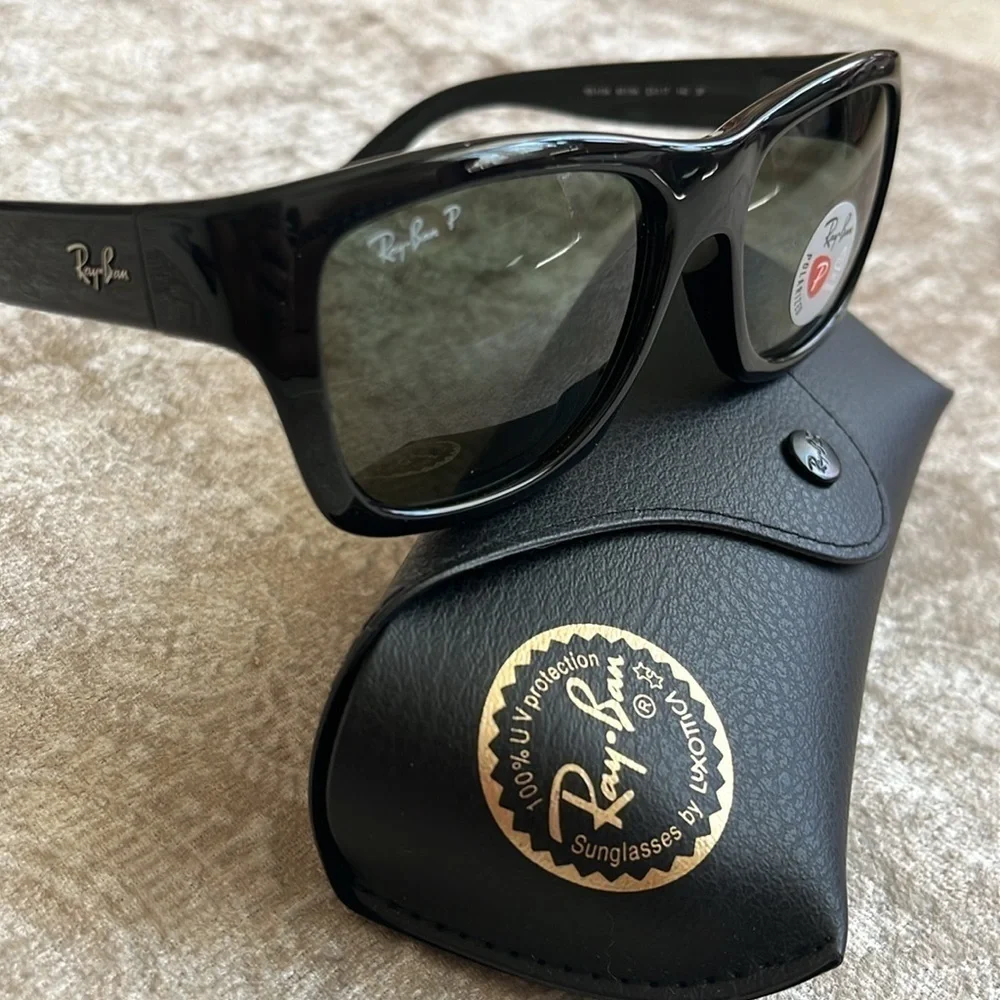 Brand New Ray-Ban Polarized Square Sunglasses Polished Black Frame Green Lens